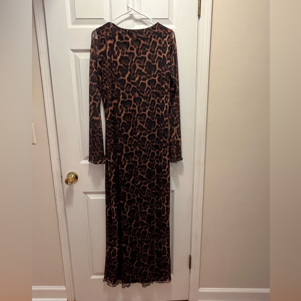 Leopard Print Form Fitting Scoop Back Maxi Dress size 12 - Picture 8 of 11